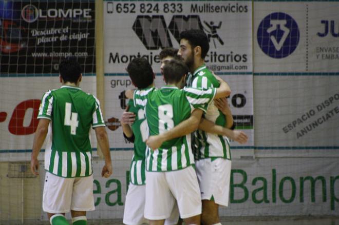 Los jugadores del Betis FSN B celebran un gol.