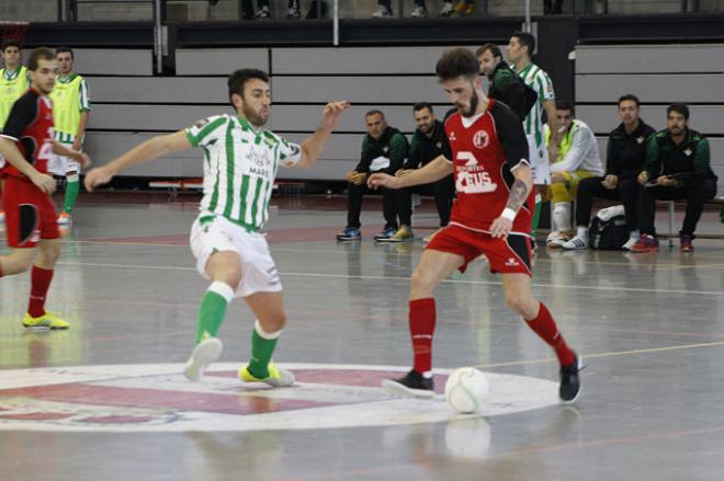 Mingo, en un lance del partido ante el Puertollano.