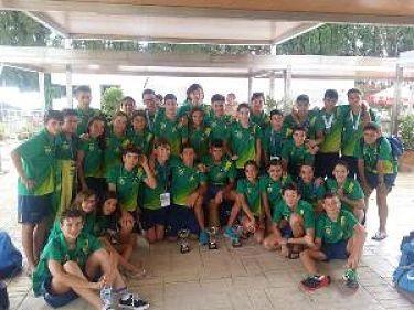 Integrantes del alevín del Club Natación Mairena.