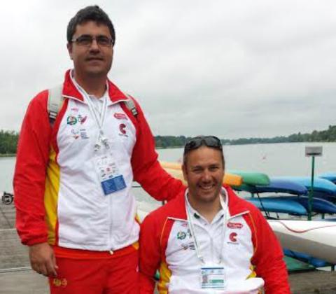 Javier Reja junto a su técnico, José Carlos Expósito.