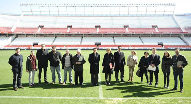 La comisión de la RFEF en el Sánchez Pizjuán.