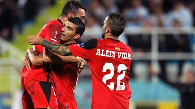 Aspas celebra un gol con el Sevilla.