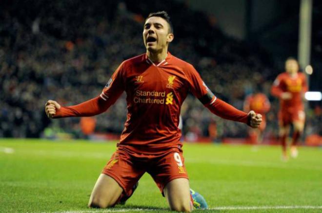 Aspas celebra un gol con el Liverpool.