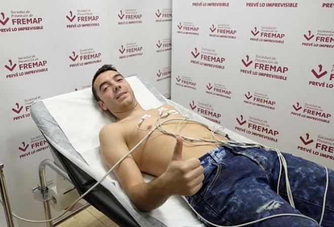 Foto: SFC / Iago Aspas pasando el reconocimiento médico.