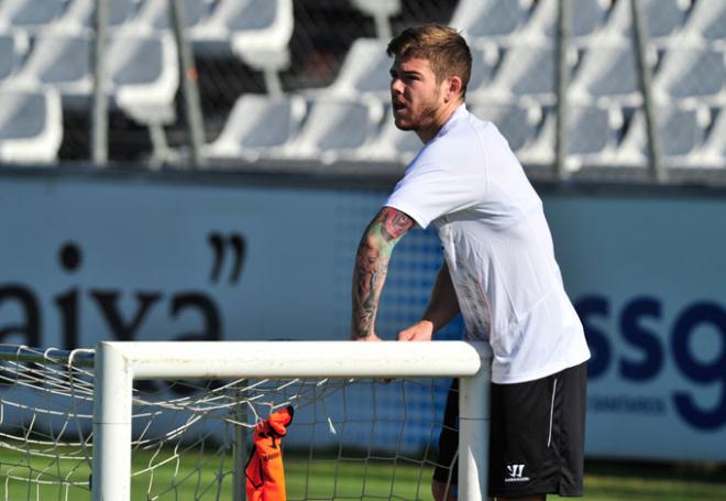 Alberto Moreno, en un entrenamiento del Sevilla.