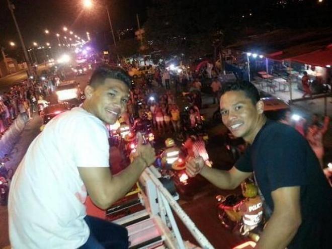 Bacca y Teo, héroes en Barranquilla.