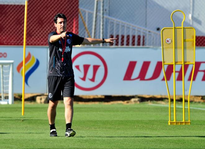 Emery, en un entrenamiento en la ciudad deportiva.