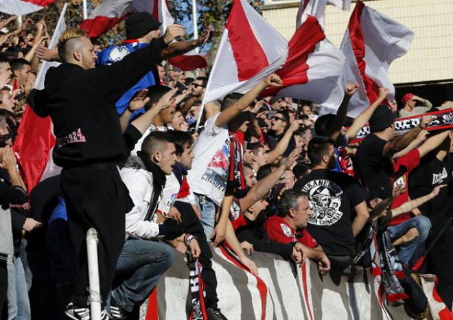 Aficionados del Rayo Vallecano en su estadio.