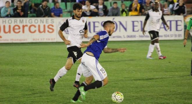 Digard conduce la pelota (Foto: RBB).