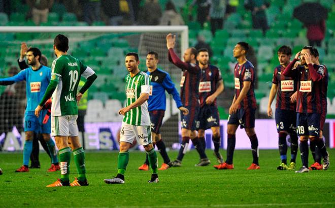 Imágenes del final del partido en el Villamarín.