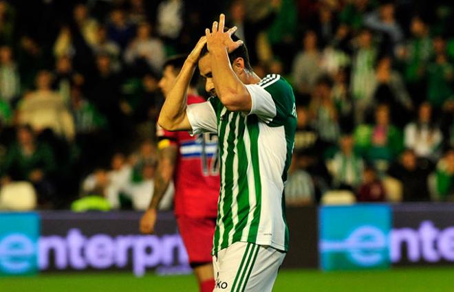 Rubén Castro se lamenta tras una ocasión ante el Espanyol.