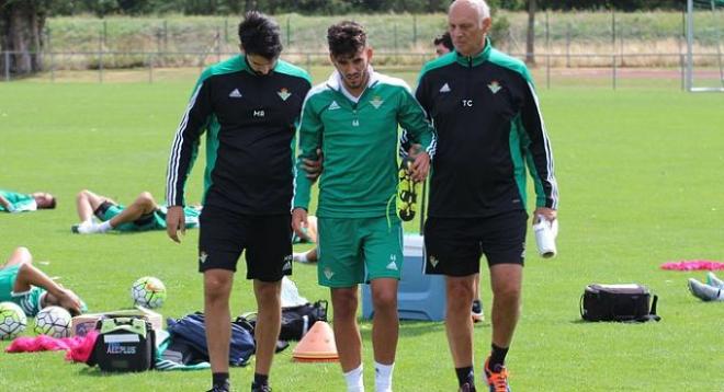 Ceballos en un entrenamiento del Betis.