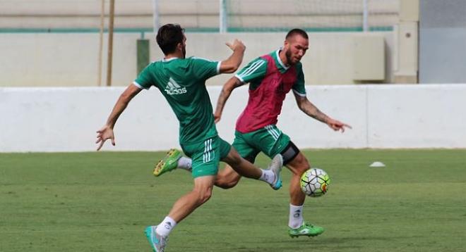 Digard en un entrenamiento bético.