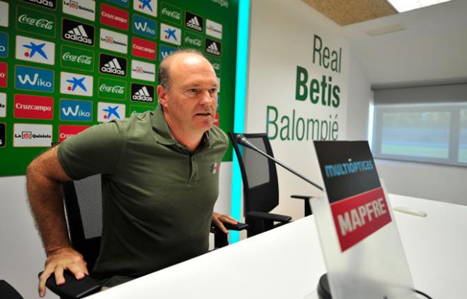 Pepe Mel en rueda de prensa.