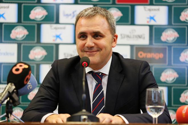 Fernando Moral, presidente del CB Sevilla, en rueda de prensa.