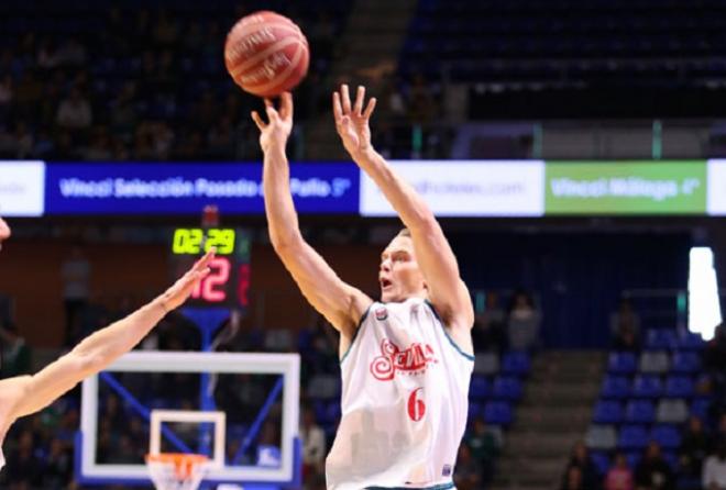 Hakanson, en un partido de esta campaña. (FOTO: CB Sevilla)