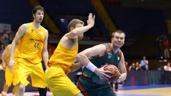 Uros Skolar durante un partido del Baloncesto Sevilla.