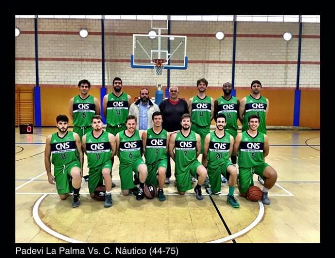 Los jugadores del Club Náutico Sevilla, en La Palma.