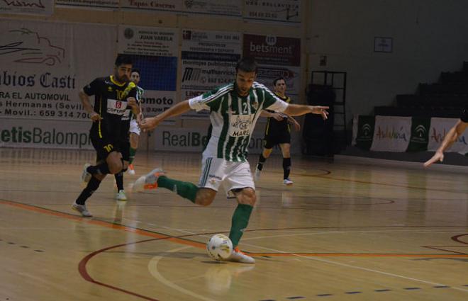 Lance del último partido ante el O’Parrulo Ferrol.