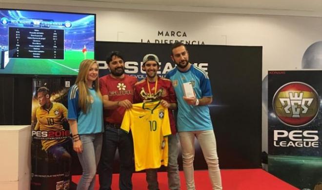 Pablo Ruiz Díaz, mejor jugador de España del Pro Evolution Soccer.