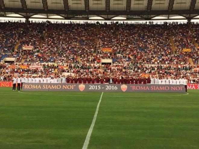 La Roma se ha presentado antes del partido ante el Sevilla.
