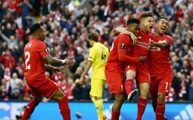 Los futbolistas del Liverpool celebran un gol ante el Villarreal.