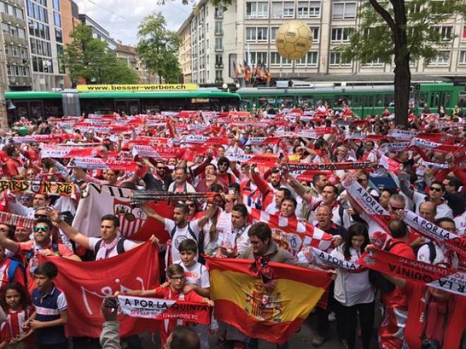 Afición del Sevilla en Basilea (Imagen de archivo).