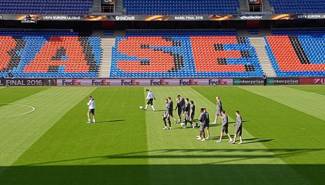 El entrenamiento del Liverpool en St. Jakob Park.