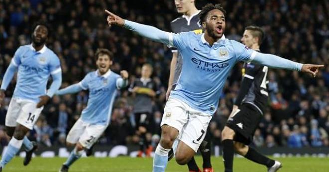 Sterling celebra un gol con el City.