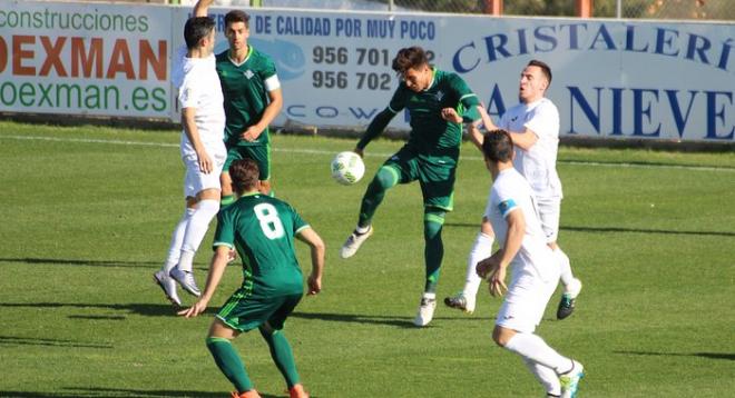 Imagen del partido entre el Arcos y el Betis (Foto: RBB).