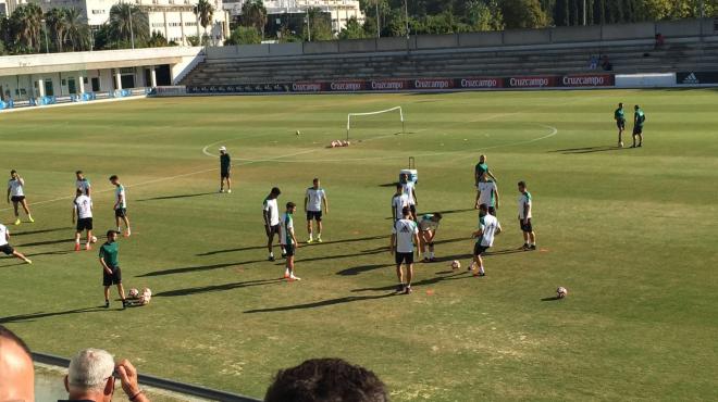 Entrenamiento del Betis en la Ciudad Deportiva.