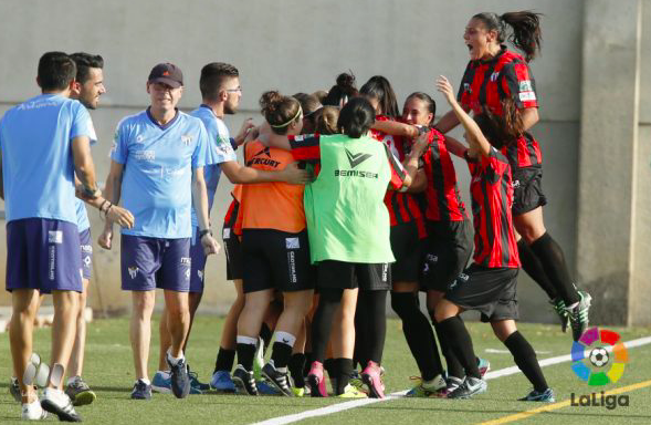 Las jugadoras del Sporting celebran un gol (Foto: LaLiga).