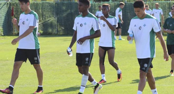 Junior y Juanjo Narváez, durante el entrenamiento (Foto: RBB).