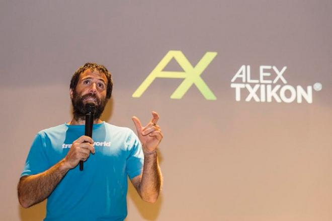 Alex Txikon, en su conferencia en Sevilla.