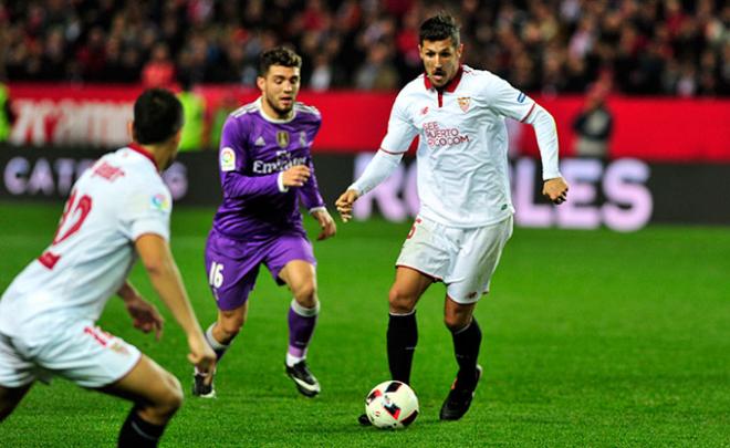 Jovetic, en su debut con el Sevilla ante el Real Madrid.