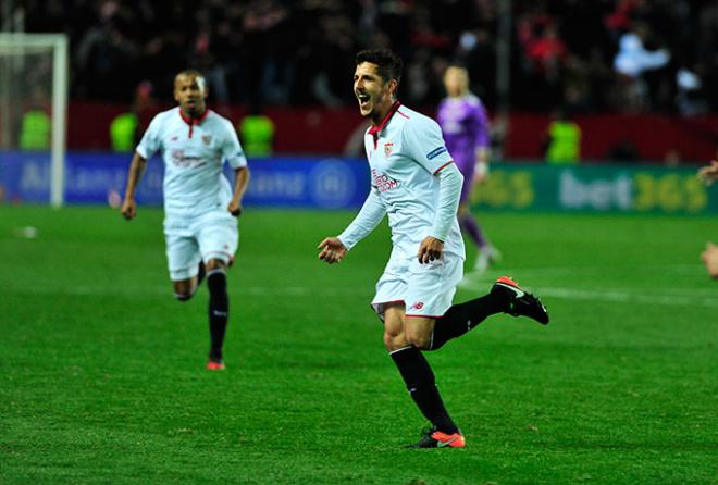 Jovetic celebra su gol ante el R.Madrid. (Foto: Kiko Hurtado).