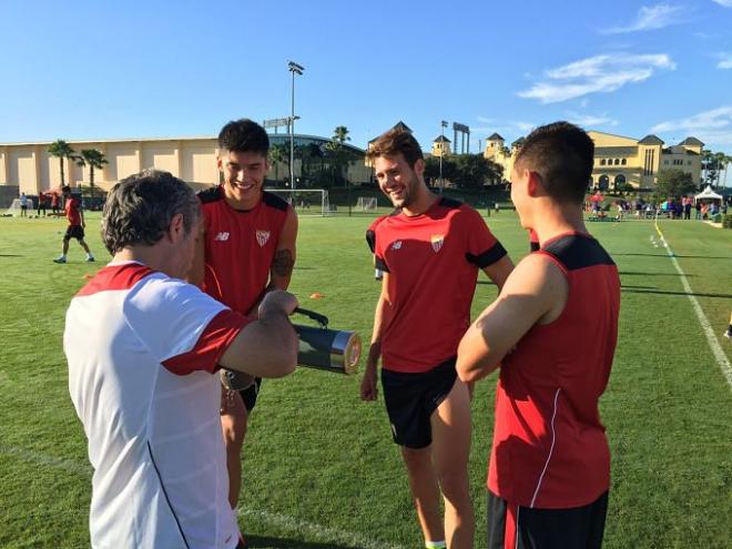 Franco Vázquez, en el entrenamiento del Sevilla.