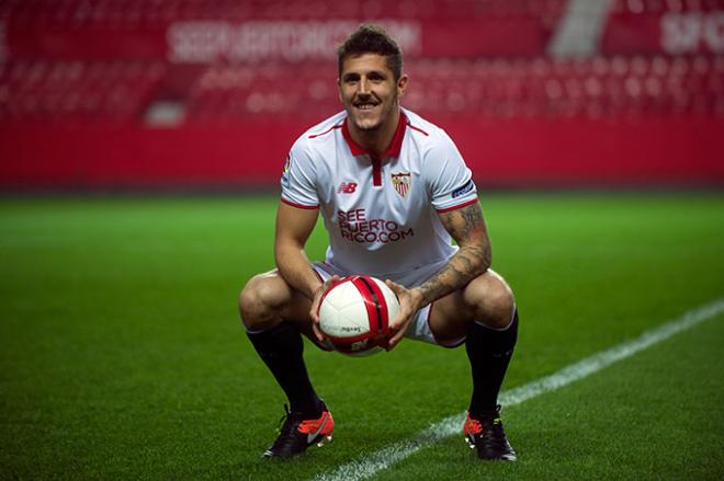 Jovetic, en su presentación. (Foto: Kiko Hurtado).