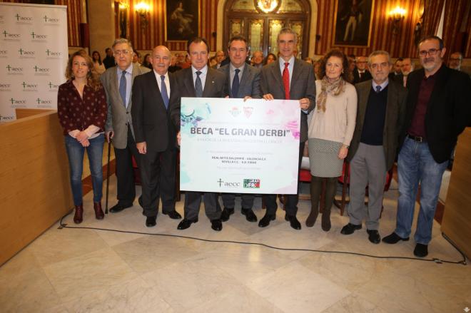 El acto de presentación de la beca.