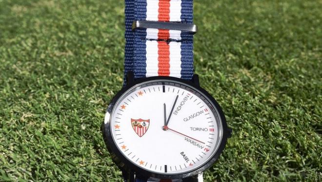 El reloj que el Sevilla regalará a cada abonado.