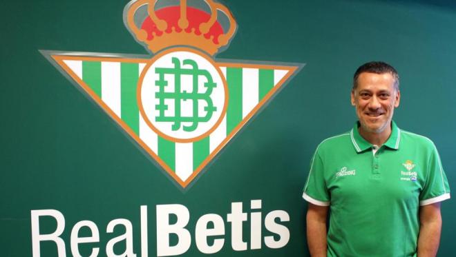 Alejandro Martínez continuará en el Betis.