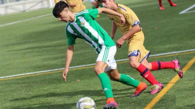 Roberto González, en un partido (Foto: Real Betis).