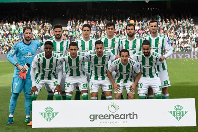 La formación inicial del Betis (foto: Kiko Hurtado).