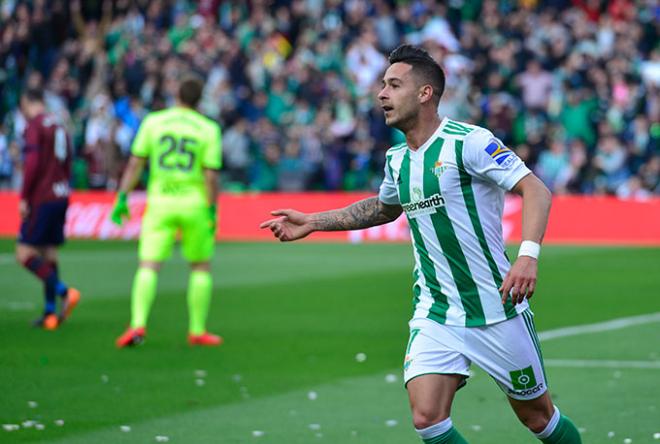 Sergio León celebra el gol ante el Eibar (Foto: Kiko Hurtado).