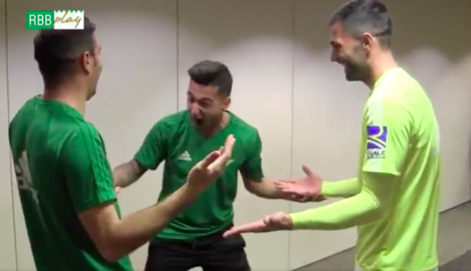 Joaquín, Sergio León y Adán, durante el juego.