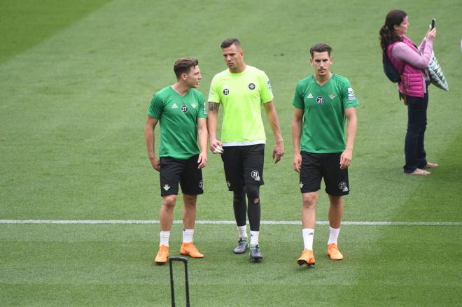 Pedro conversa con Francis en el entrenamiento previo al derbi (Foto: Kiko Hurtado).