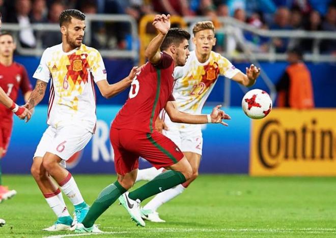 Dani Ceballos jugando con la sub 21.