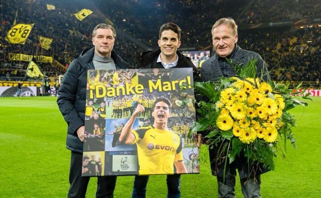 Marc Bartra, en el homenaje en el Signal Iduna Park (foto: Borussia Dortmund).