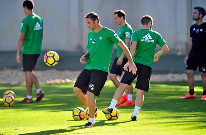 Joaquín, en un entrenamiento del Betis (Foto: Kiko Hurtado).