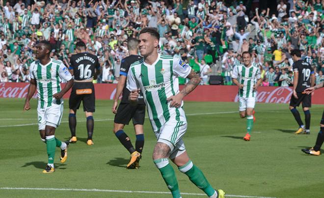 Sanabria, celebrando un gol (Foto: Kiko Hurtado).